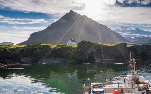 Snaefellsnes Peninsula Guided Tour: Kirkjufell, Snæfellsjökull Glacier and More!