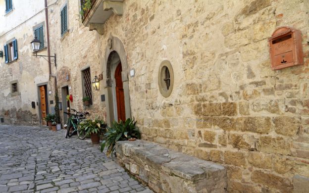 Other Side of Florence Food Tour: Oltrarno Neighbourhood, Food and Wine Tastings, Guide