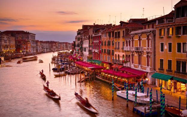 Venetian Vibes: Gondola Ride & Attractions Combo!