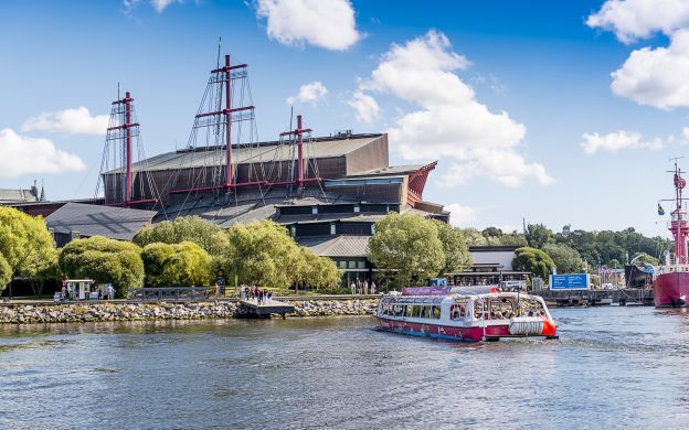 Red Sightseeing Stockholm: Hop-On, Hop-Off Boat Tour