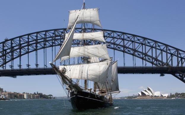 Du thuyền ăn trưa trên tàu Tall Ship ở Cảng Sydney
