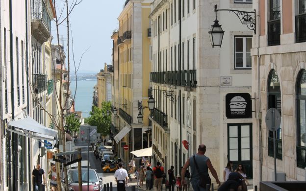 Bohemian Lisbon Walking Tour With Guide