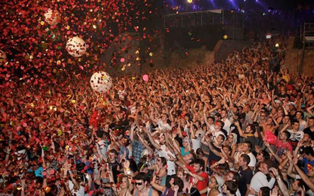 Join the party pack! A Night in Barcelona