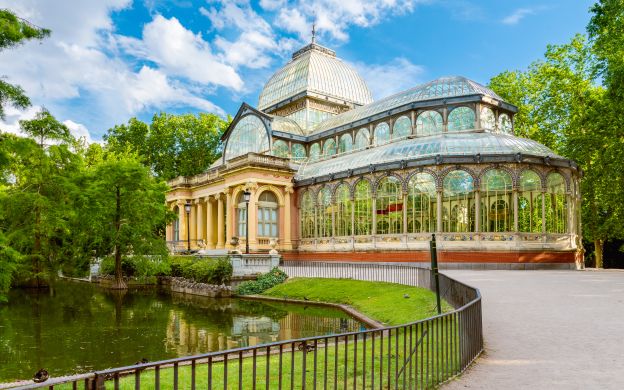 Retiro Park skip-the-line tickets and tour with an expert guide