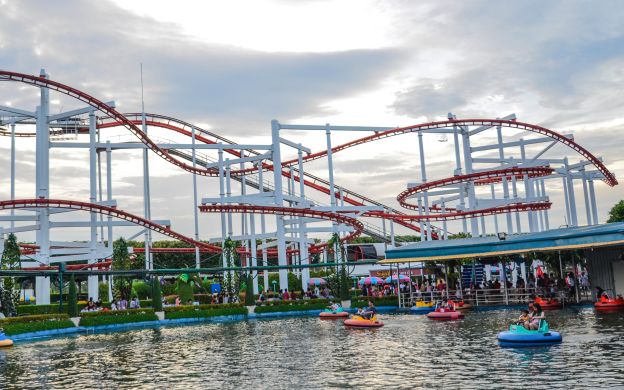 LOOK: You Need To Visit Dreamworld Amusement Park In Bangkok