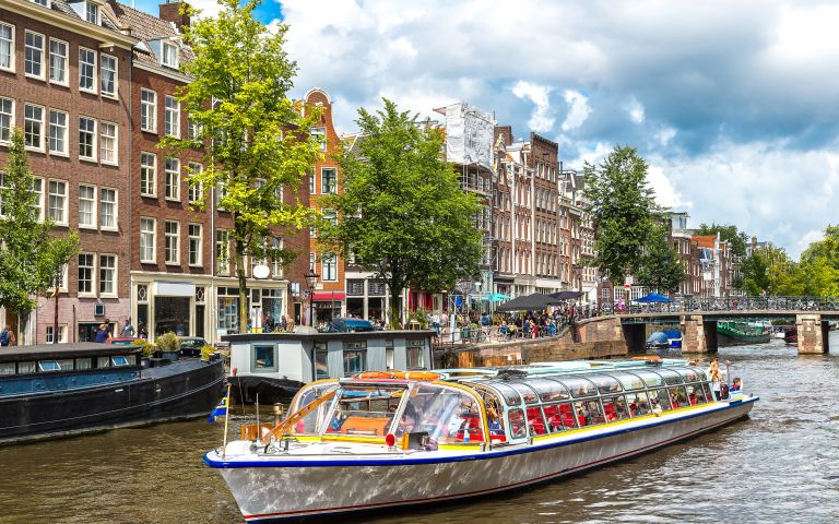Amsterdam Canal Cruise And Dinner