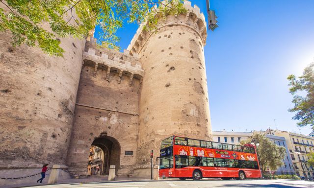 Valencia Bus Turistic Hop-On, Hop-off + San Nicolás Church