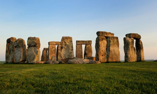 Bath, Windsor and Stonehenge Tour from London with Optional Roman Bath Admission