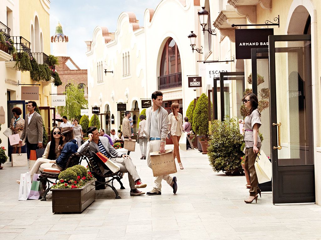 Spain Nike Paseo De Gracia 17 La Roca Village Shopping Express