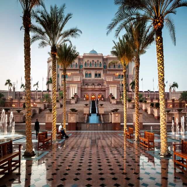 Abu Dhabi Emirate Palace Hotel Tours | isango.com