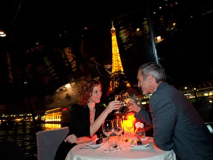 Seine Dinner Cruise, Eiffel Tower and Moulin Rouge Show with Champagne