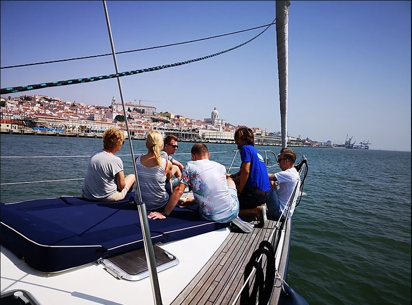 Extraordinary Experiences: Enjoy 2 Hours of Sailing across the Bewitching Lisbon on a Luxury Yacht