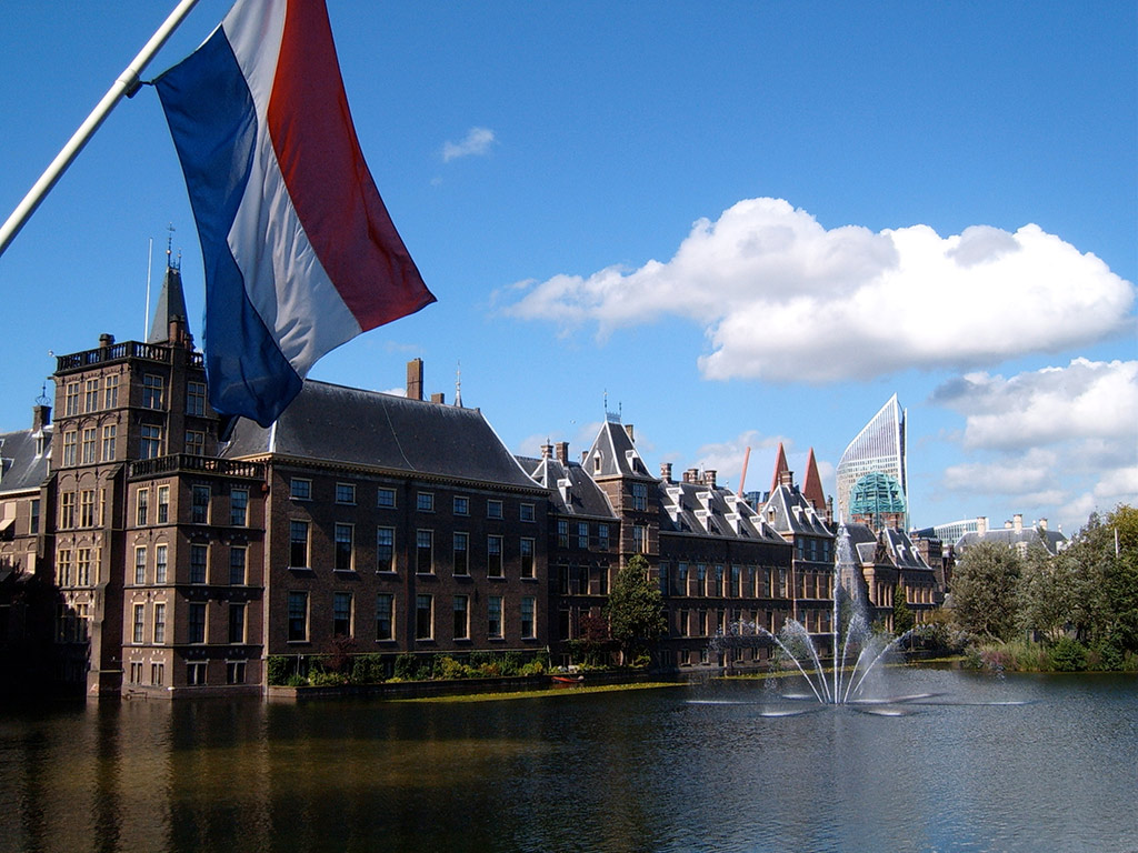 Amsterdam: Trip to Rotterdam, Delft and The Hague - Small Group