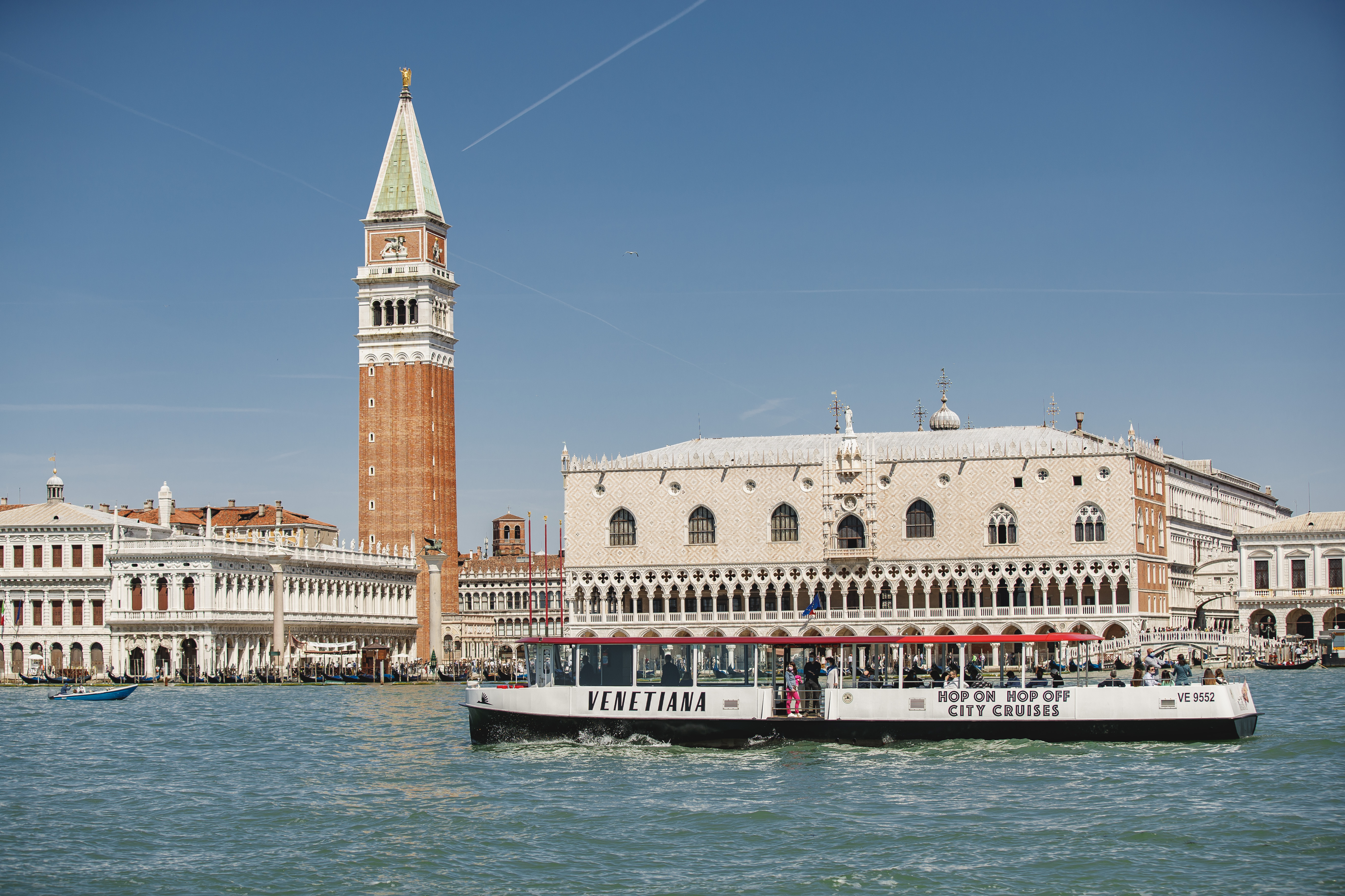 Hop-on Hop-off Venice Eco-Boat Tour with Audioguide