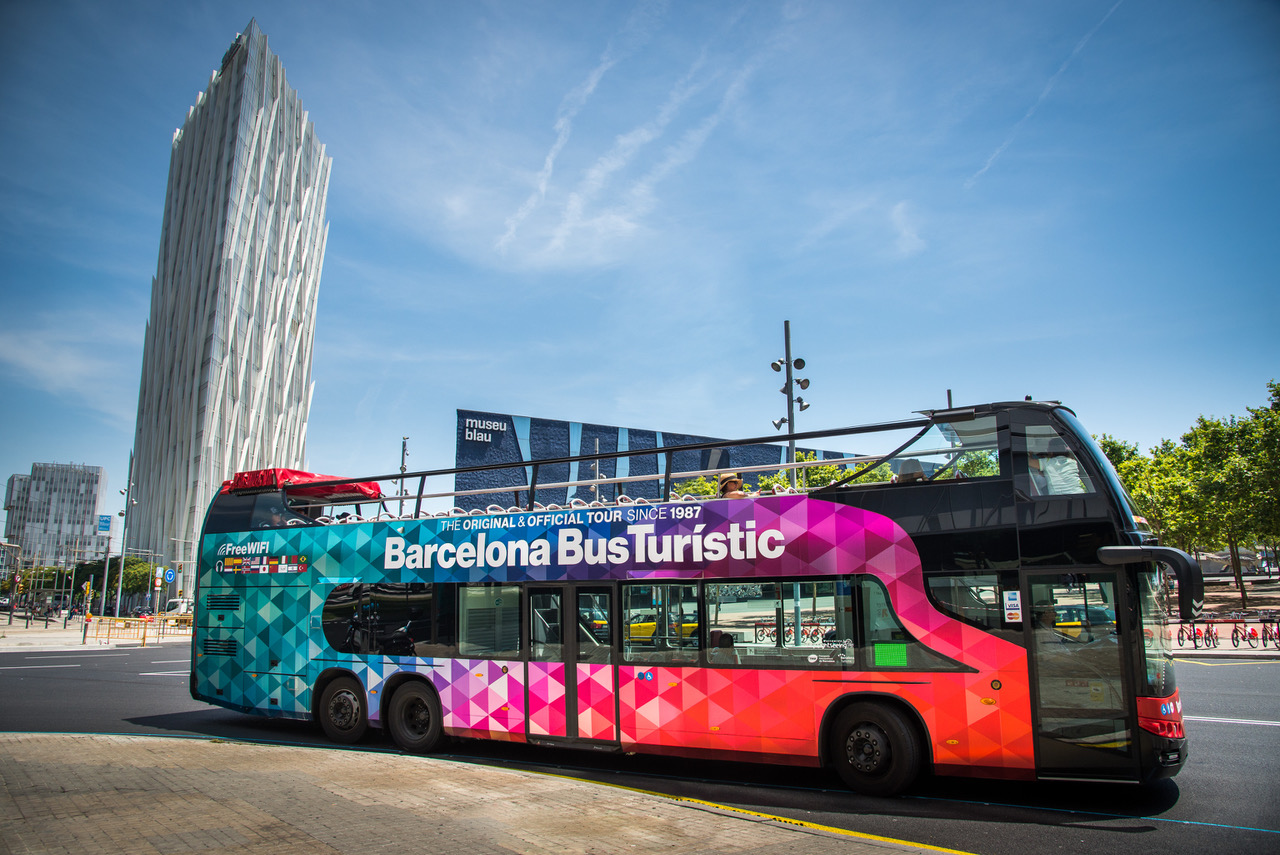 Barcelona Bus Turistic Hop-On, Hop-Off + Park Güell Ticket