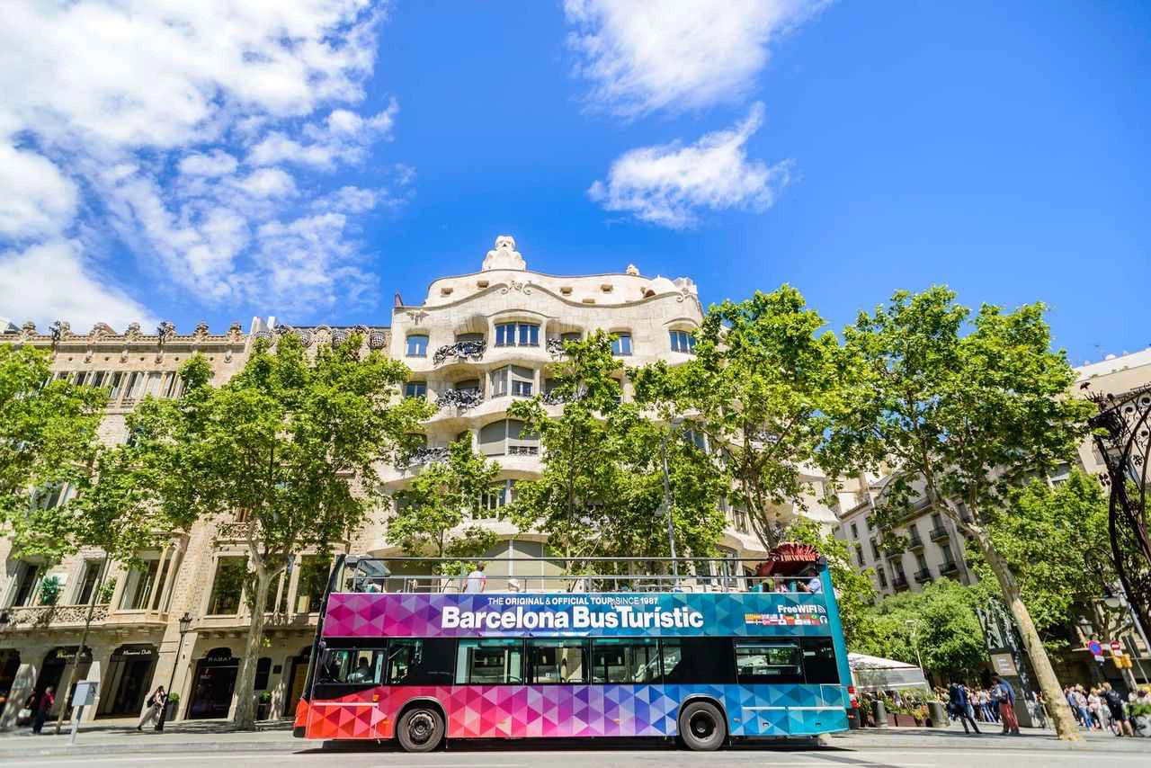 Barcelona Bus Turistic Hop-On, Hop-Off & Famous Markets Tour