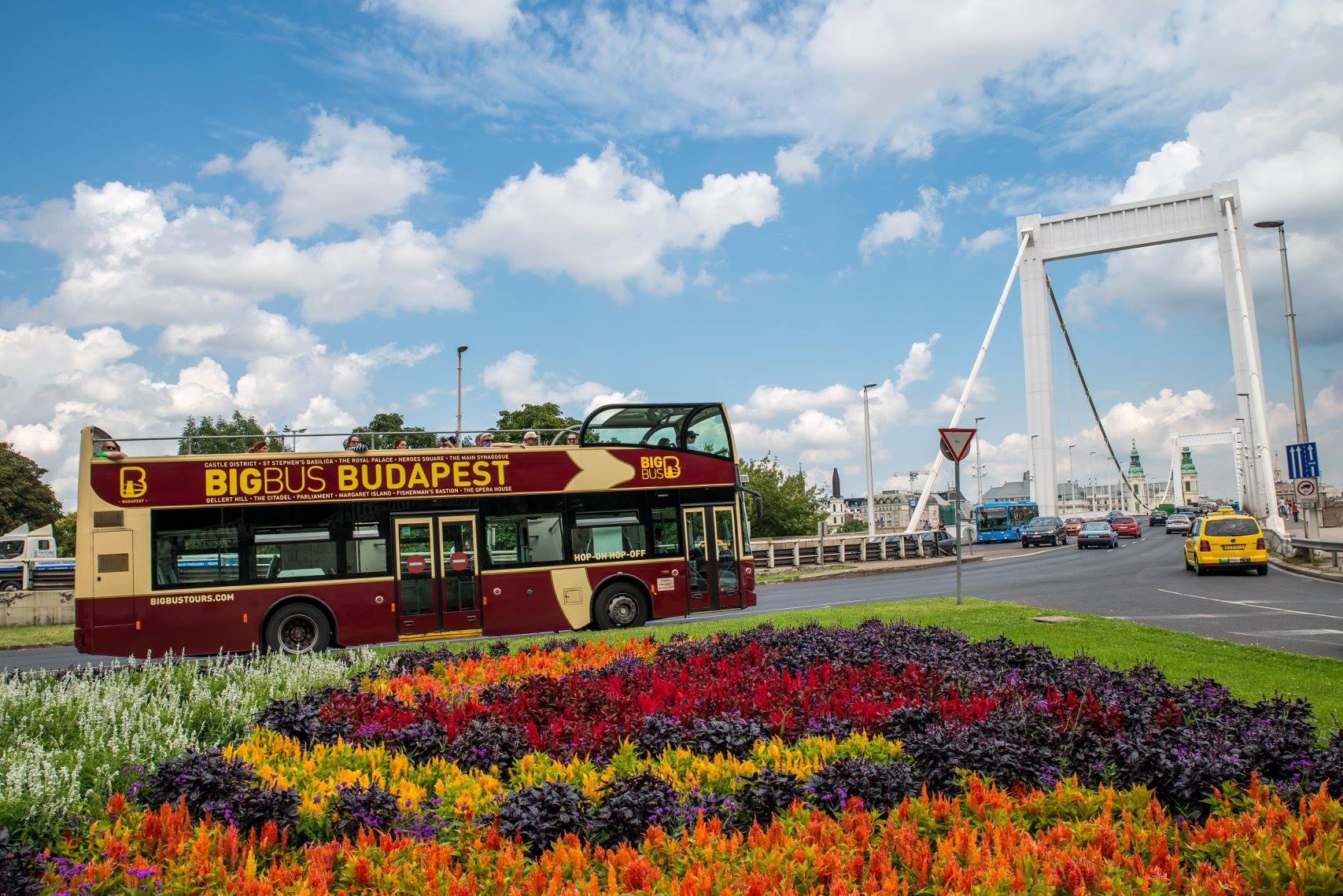 Big Bus Budapest: Hop-On, Hop-Off Bus Tour