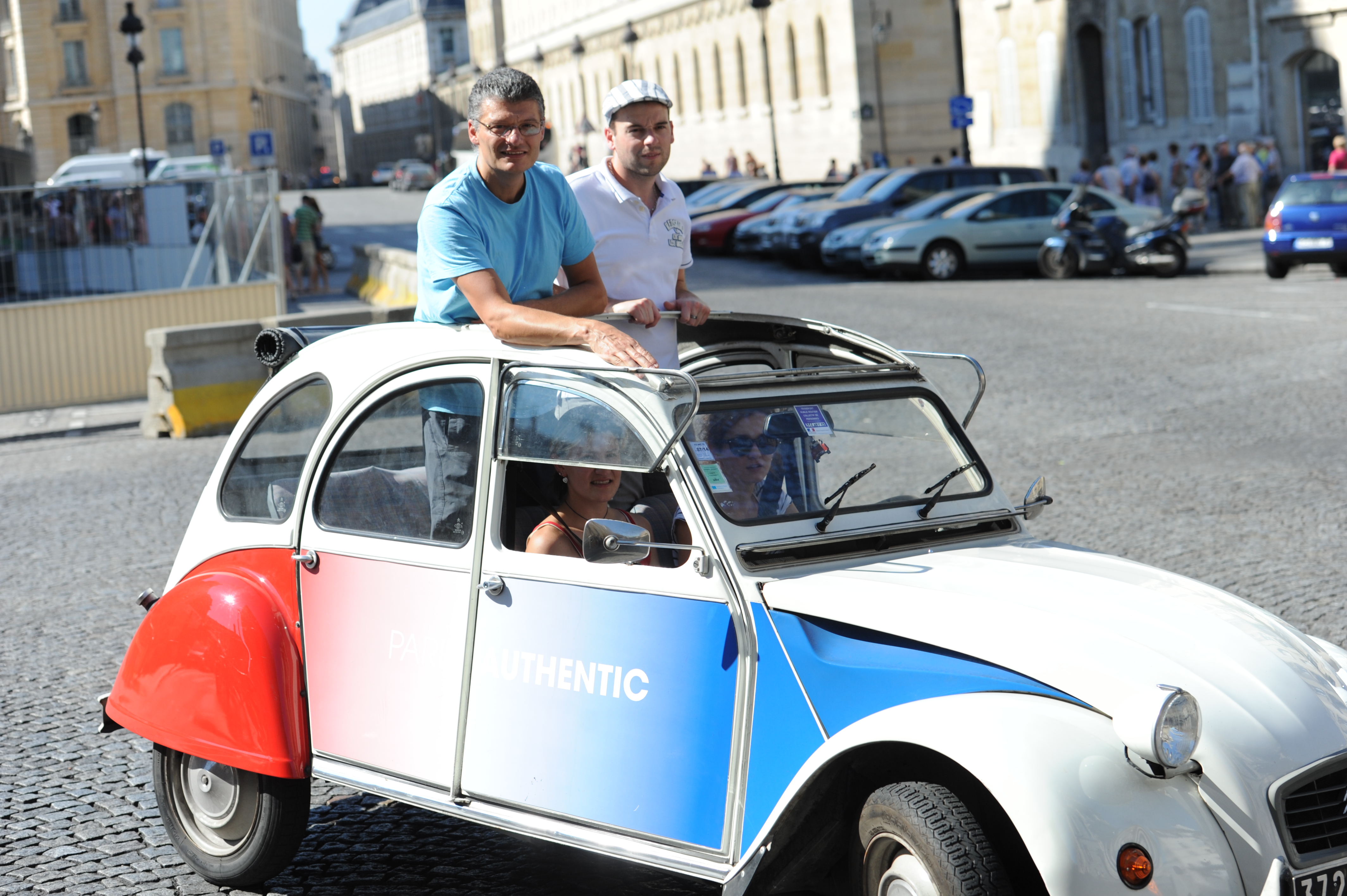 A Classic 2CV Tour of Paris