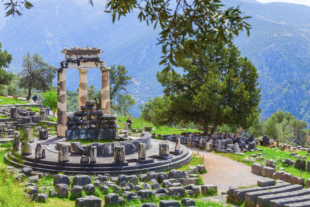 Grecian Glories: Full Day Private Tour of the Ancient City of Delphi and Apollo Temple