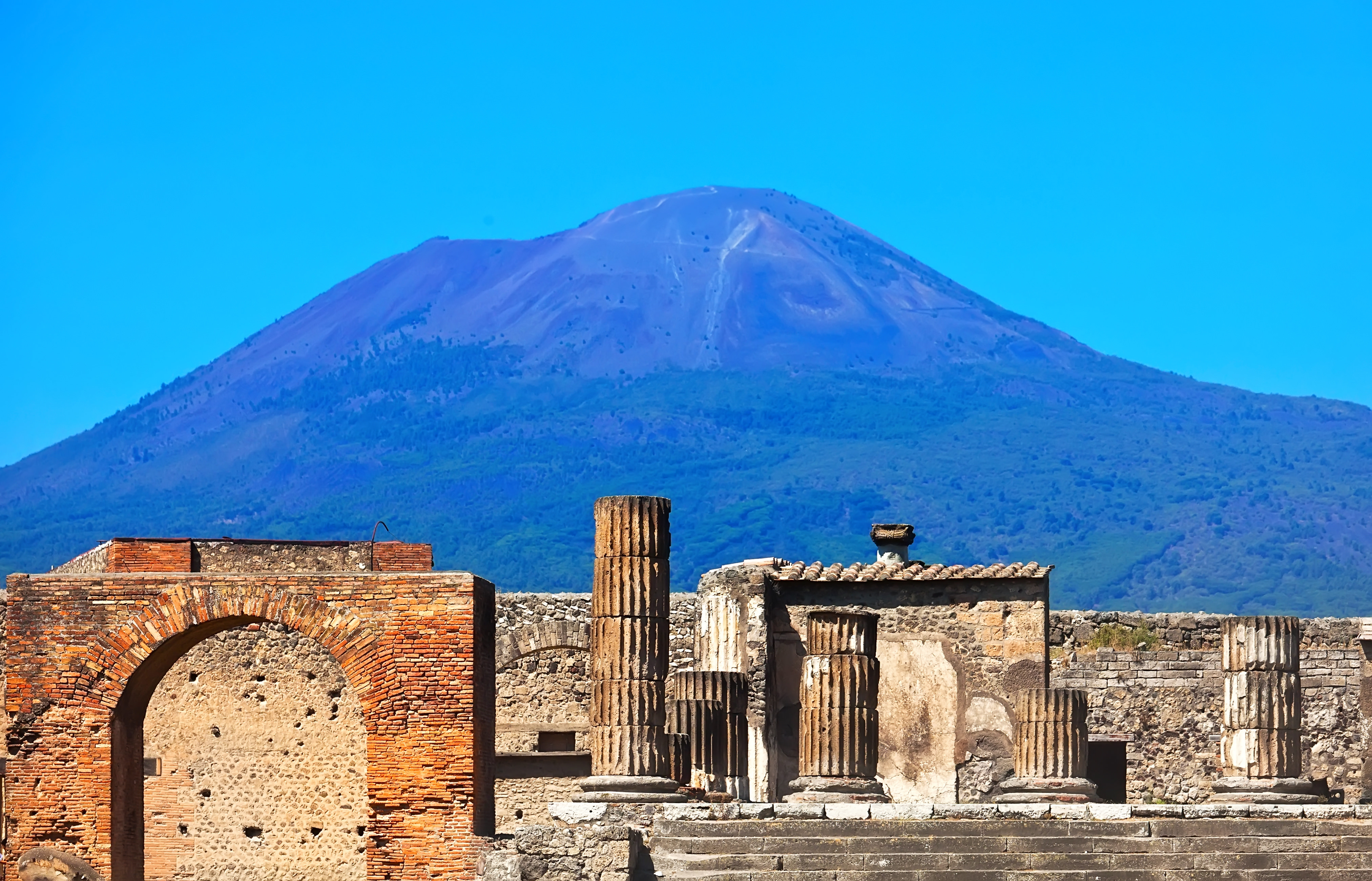 Capri Island and Pompeii Tour with Hotel Transfers -From Naples