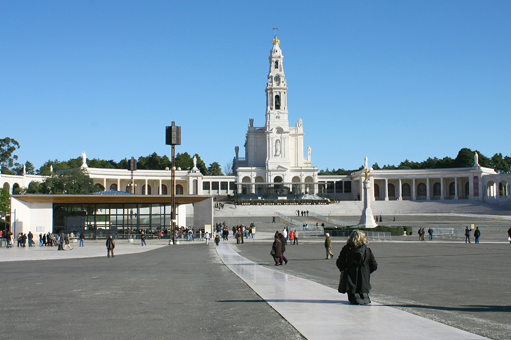 Fátima & Óbidos Day Tour From Lisbon