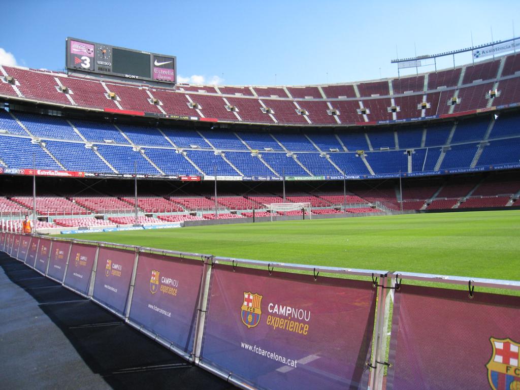 FC Barcelona Fans - Camp Nou Experience Guided Tour with Brunch