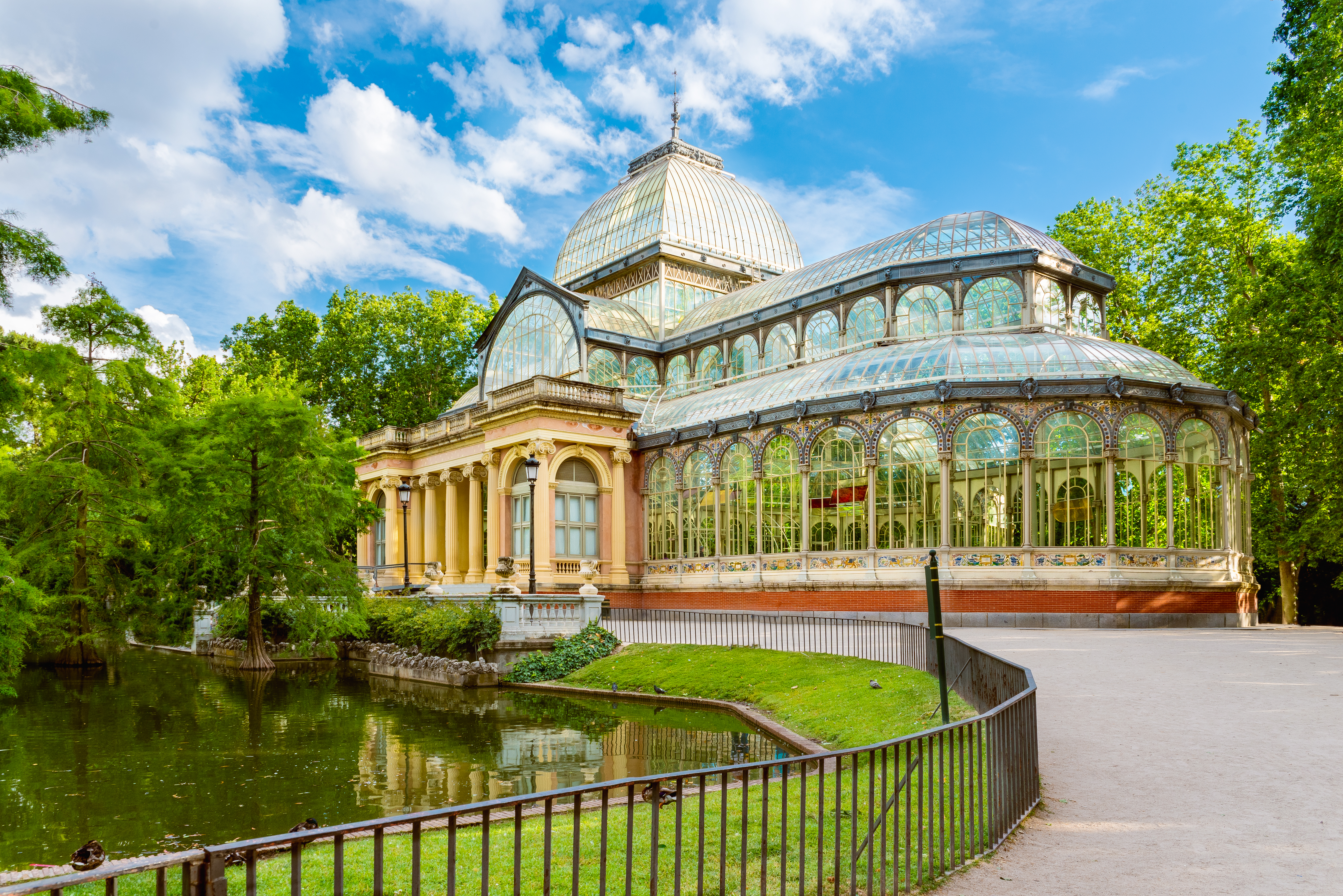 Awesome Twosome: Guided Tours of Madrid Royal Palace with Skip-The-Line Ticket and El Retiro Park