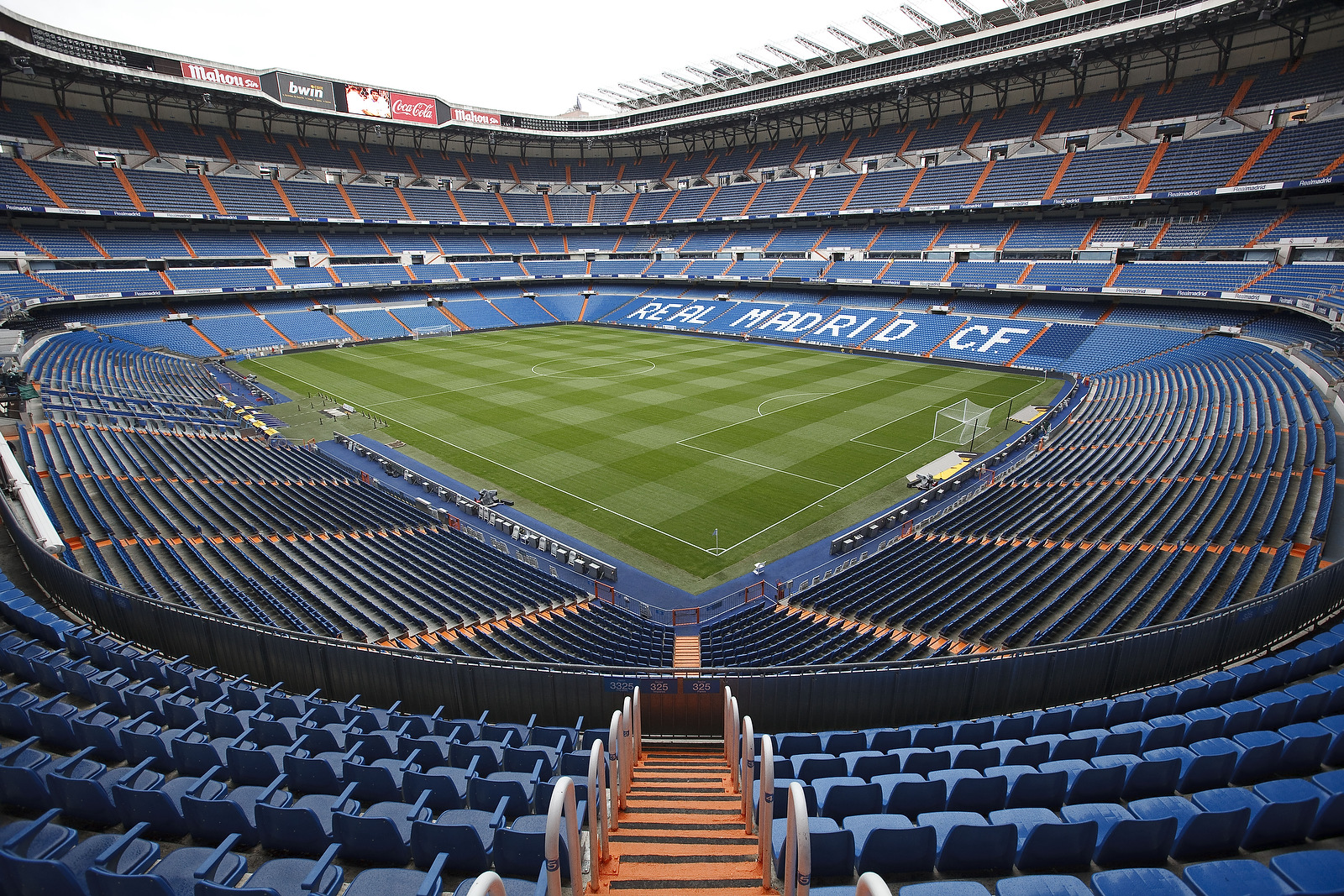 Madrid City Sightseeing Guided Tour and Skip-the-Line Bernabeu Stadium Ticket