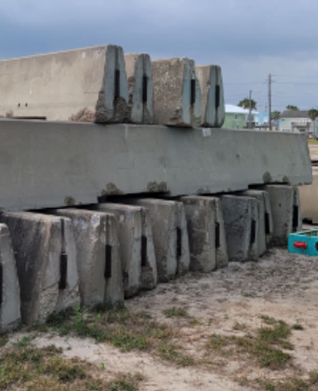 2,070LF of Used 36" Single Slope Barrier Wall Eiffel Trading