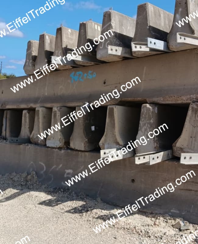 7,290LF of Used F-Shape Barrier Wall-1