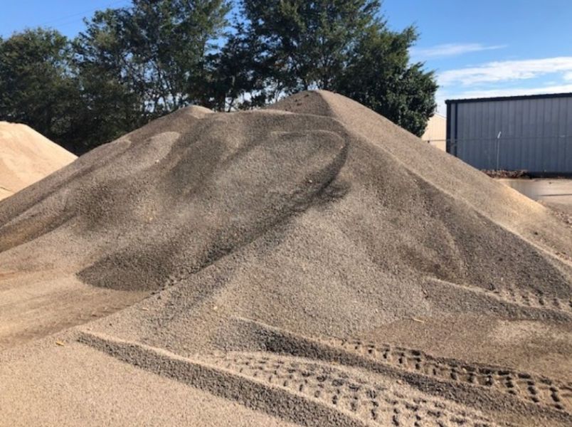 1,470 Tons of Grade 5 Gravel 75501 Eiffel Trading