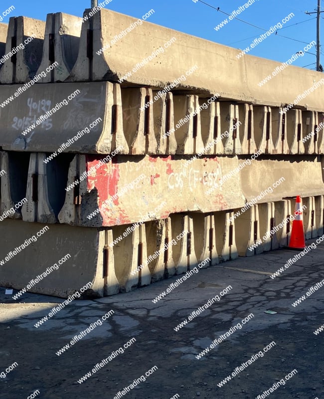 1,800LF of VDOT 32" MB7D F-Shape Barrier Wall-1