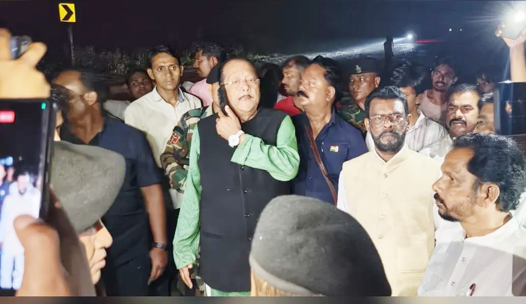 لاتیہار میں خوفناک سڑک حادثہ، کنٹینر کے نیچے آٹو دبنے سے 6 افراد ہلاک