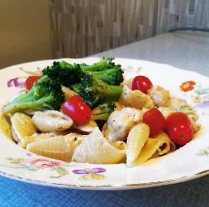 Pasta med kyckling i pesto- och fetaostsås - thereseo - Sveriges största  provkök 