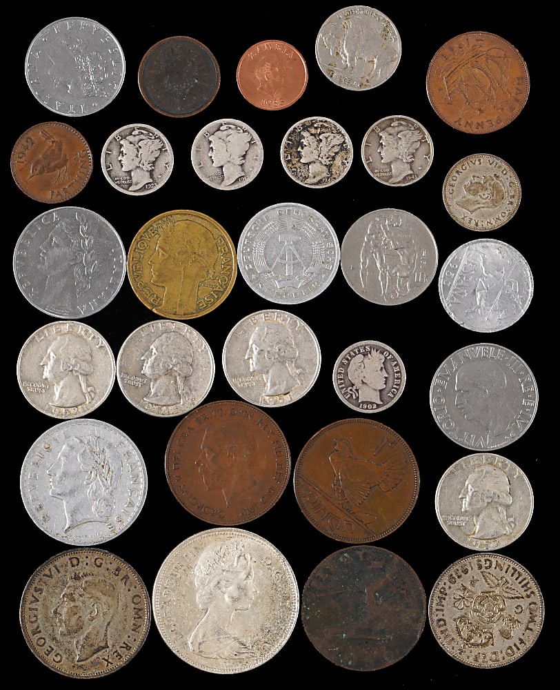 20th Century U.S./Foreign Coins and Paper Currency Collection (150+) with Silver Casino Chips (6) & Silver Half Dollars (29)