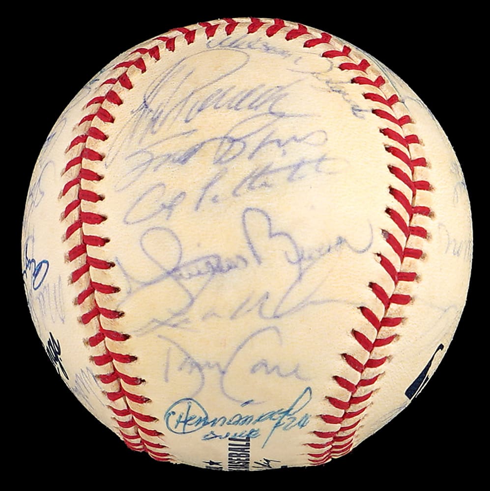 2000 World Series Champions New York Yankees Team-Signed Baseball with (32) Signatures Including Jeter, Rivera, Posada, Pettitte - Full PSA LOA