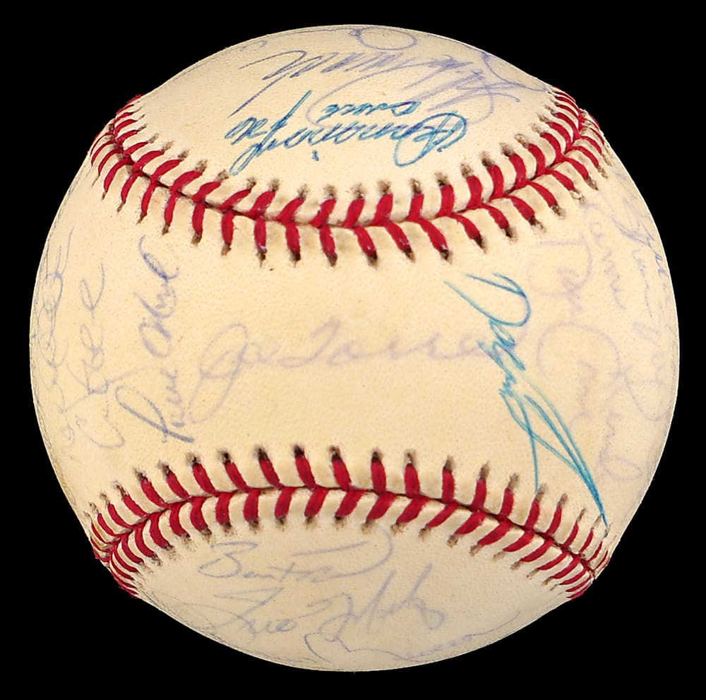 2000 World Champions New York Yankees Team-Signed Baseball with (32) Signatures Including Jeter, Rivera, Posada, Pettitte Plus Full PSA LOA