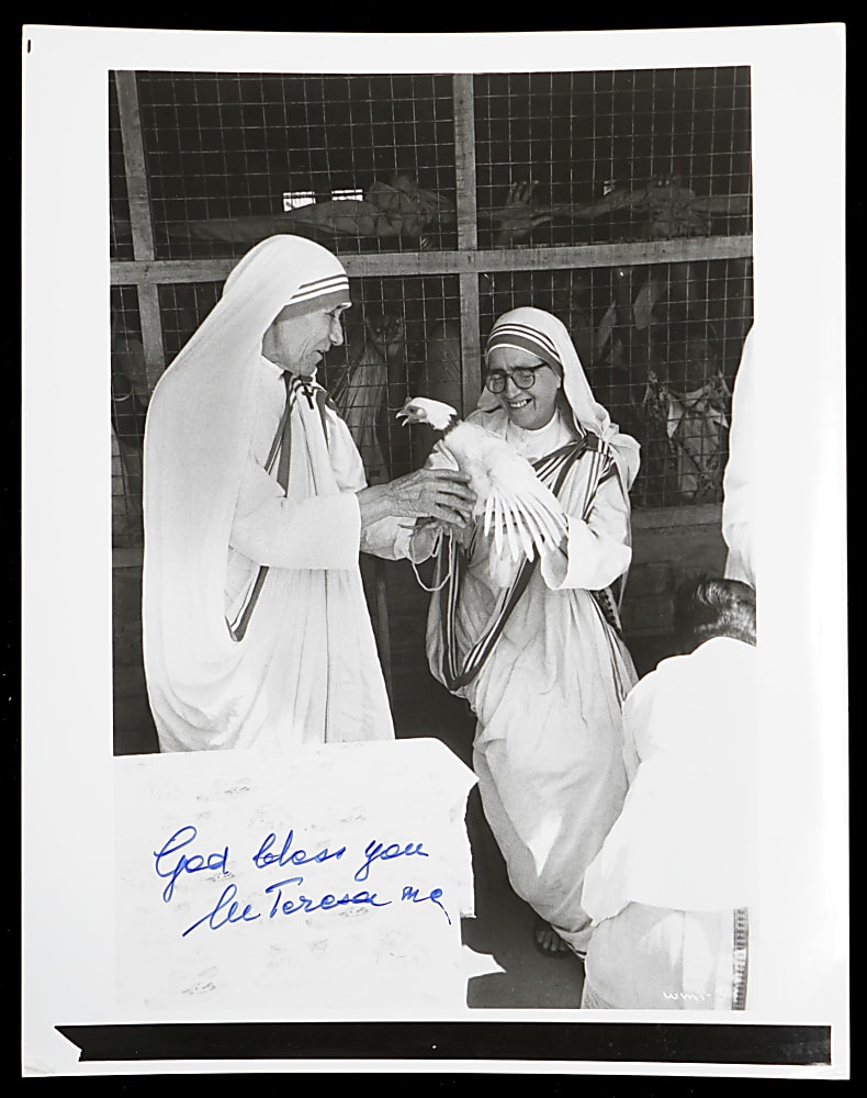 Mother Teresa Signed 8x10 Photograph with Beatification Mass Program and Ticket