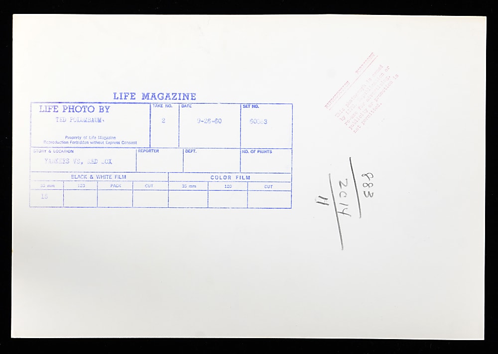 1960 Roger Maris On Deck Original Ted Polumbaum LIFE Magazine Type I 9 1/8 x13 3/8 Photograph - PSA/DNA LOA