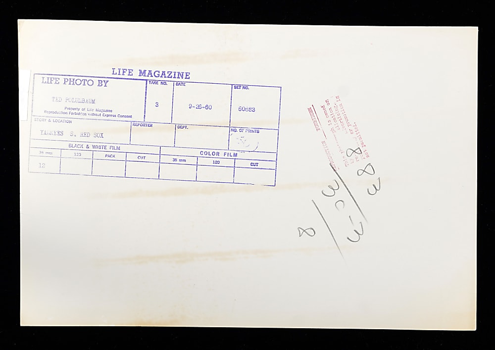 1960 Roger Maris Approaching Plate Original Ted Polumbaum LIFE Magazine Type I 9 x13 5/8 Photograph - PSA/DNA LOA