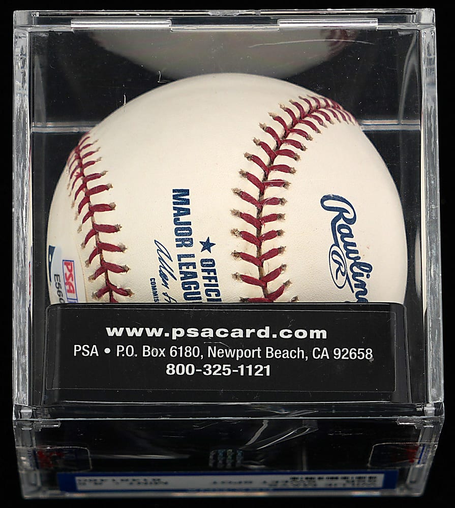 Willie Mays Single-Signed OML/Selig Baseball - PSA/DNA Graded MINT+ 9.5