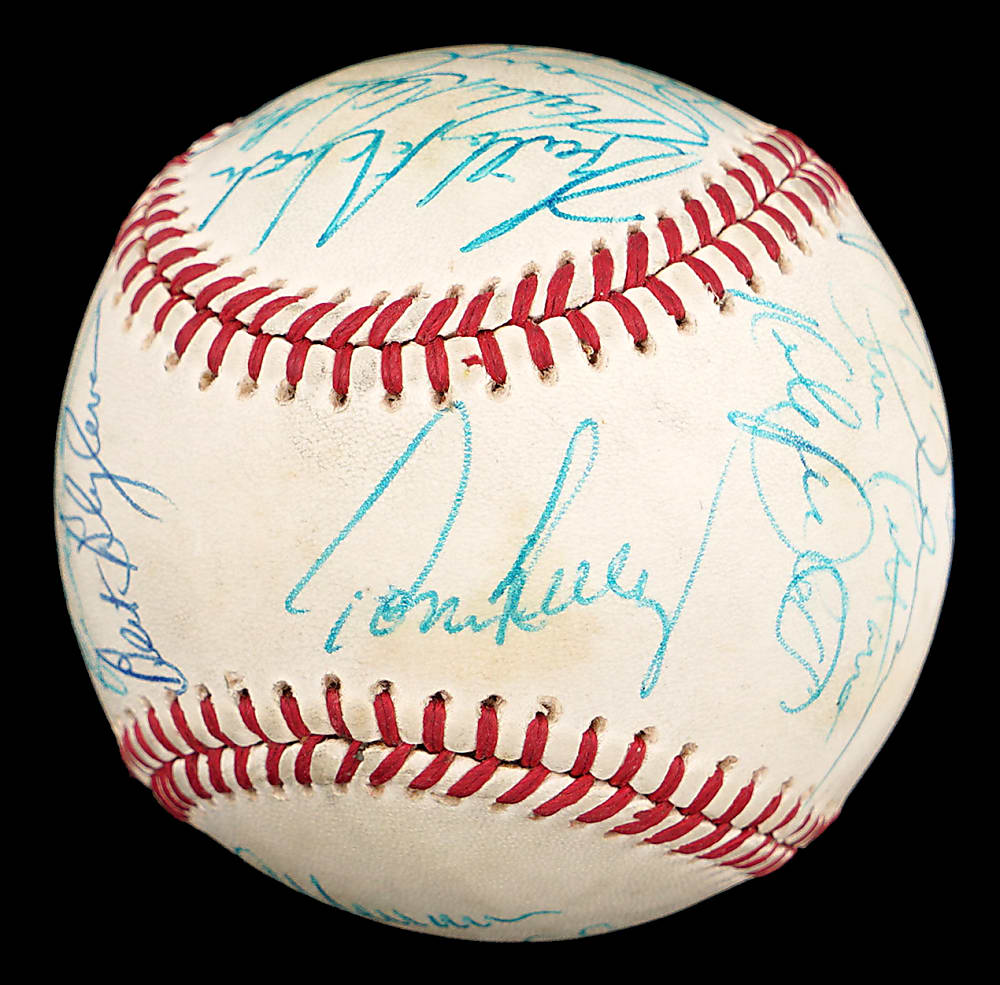 1987 World Series Champions Minnesota Twins Team Signed Official World Series Baseball with (17) Signatures Including Kirby Puckett, Bert Blyleven, Tony Oliva