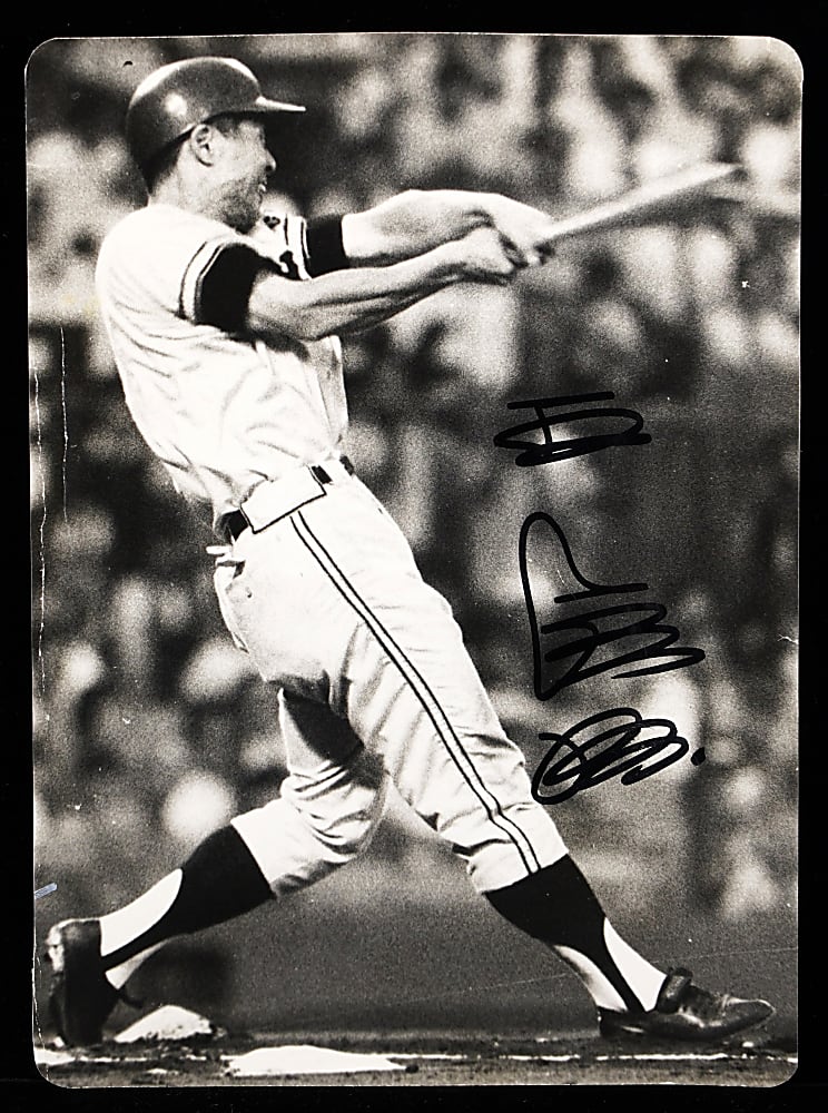 Sadaharu Oh Signed Black & White In-Action Batting Photograph Gifted to Hank Aaron - Beckett Full LOA