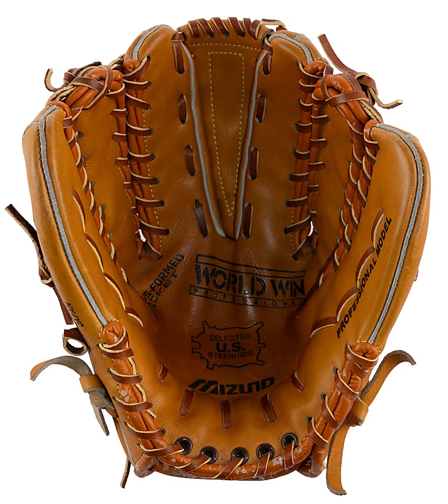 1990s Greg A. Harris Signed Pro-Model Ambidextrous Mizuno Glove as Pictured in 1990 Fleer Update Set