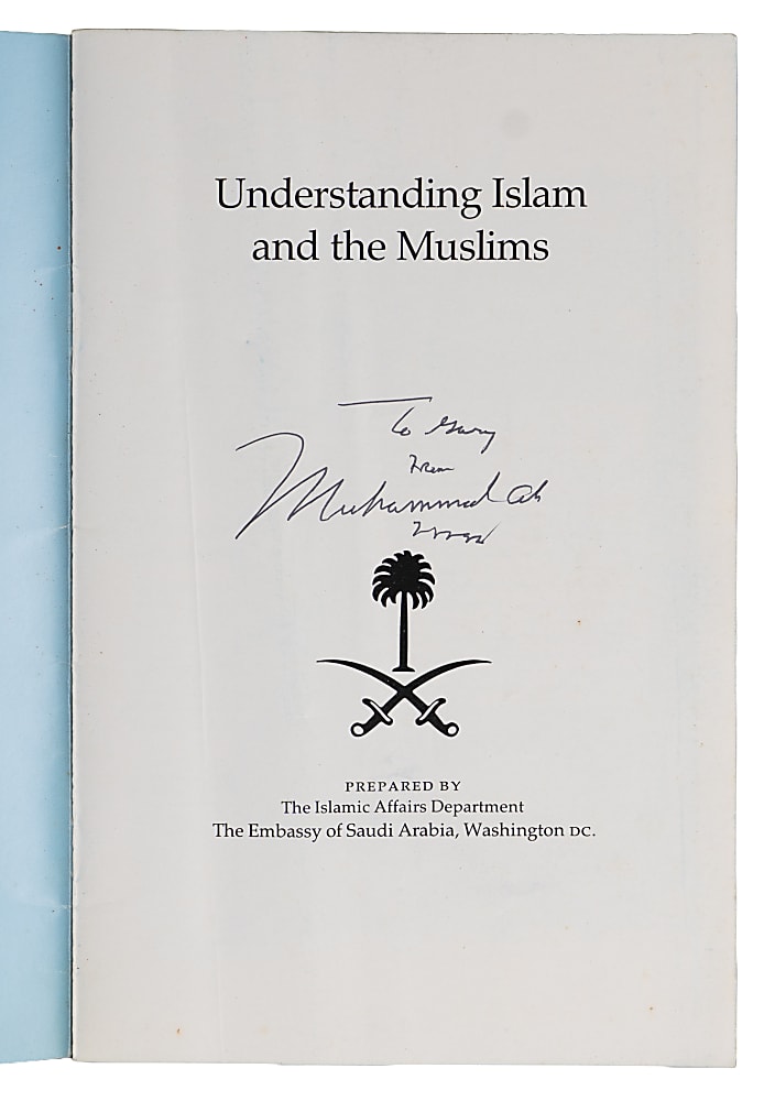 1989 Muhammad Ali Signed "Understanding Islam and the Muslims" Booklet