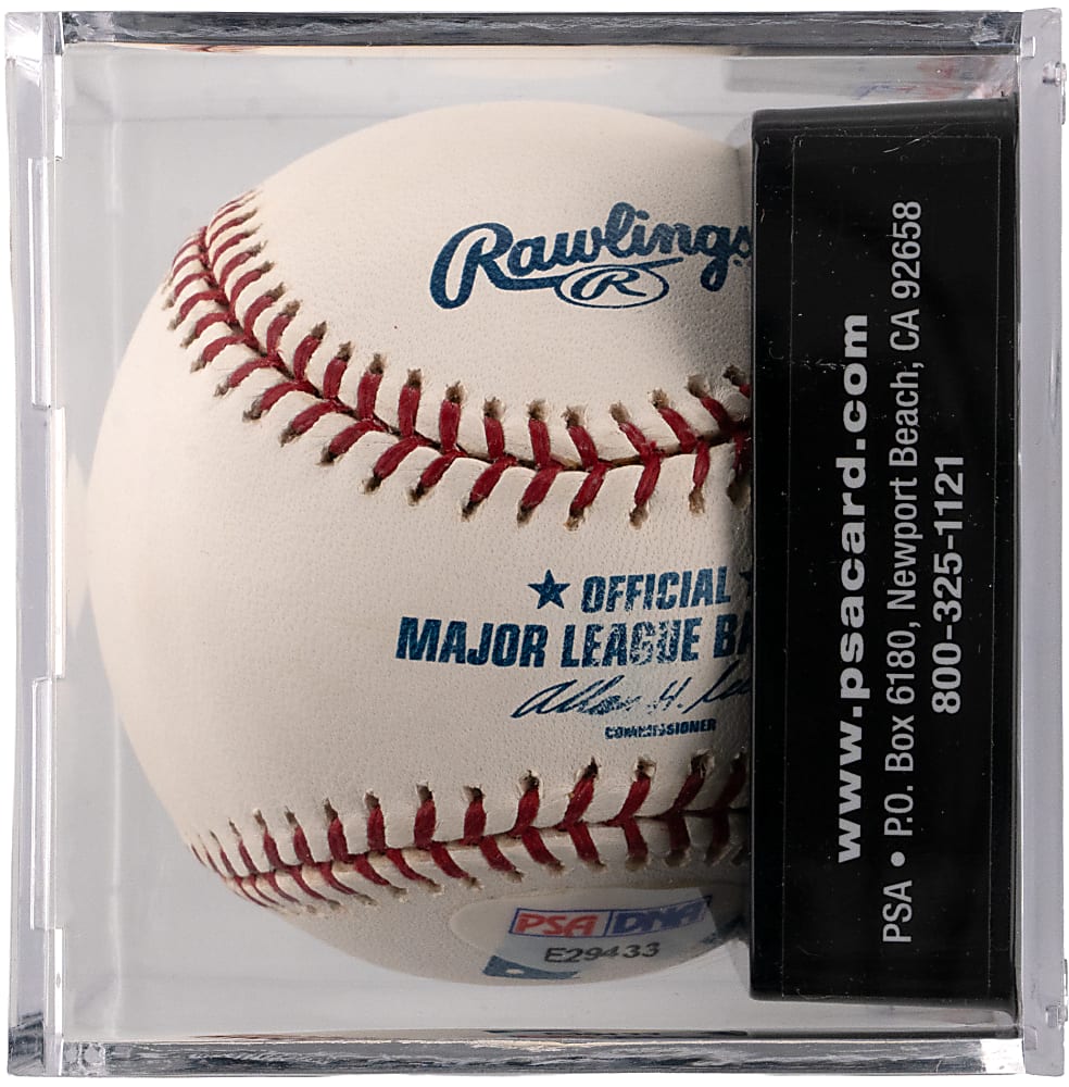 Hank Aaron Single-Signed Baseball PSA/DNA Overall 9