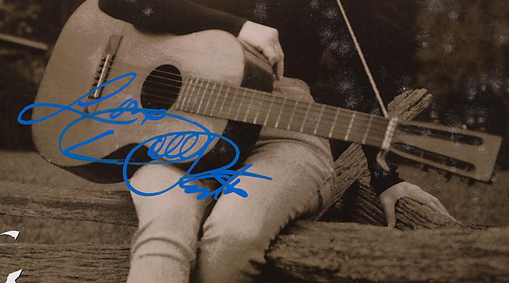 Dolly Parton Signed 17.5 x 22.5 Poster