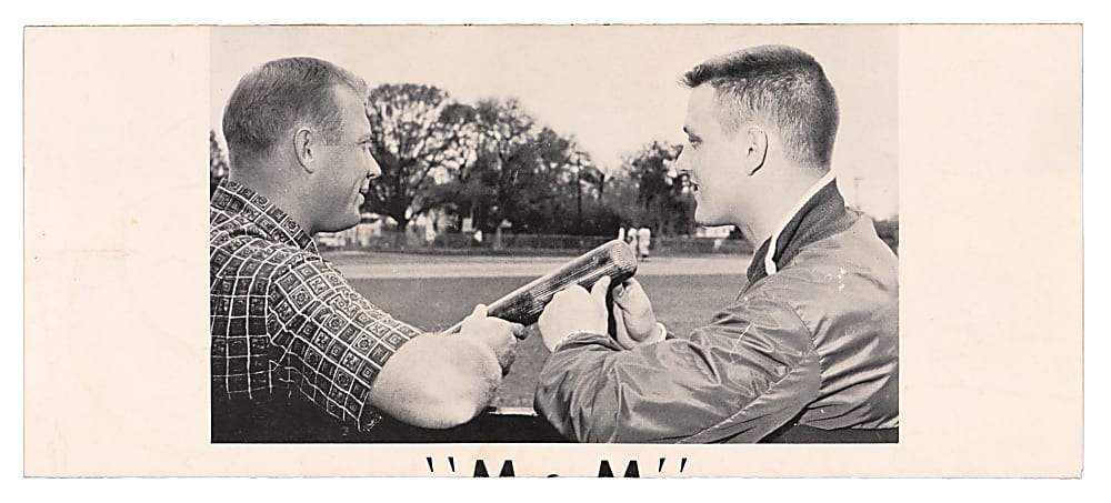 1962 New York Yankees Tri-Fold #32 Mickey Mantle & Roger Maris "M&M The Spectacular Record-Breakers"