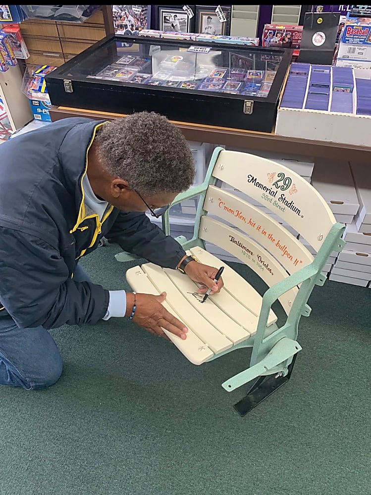 Ken Singleton Signed Baltimore Orioles Memorial Stadium Seat Custom Painted #29!