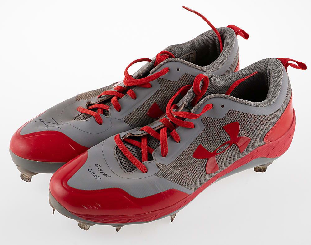 Freddie Freeman Signed Game-Used Cleats with Full JSA LOA